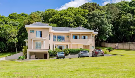 RESIDENCIA BELISSIMA - CHACARA DENTRO DE CURITIBA 10.890M  DE TERRENO 369M  CONSTRUÍDOS