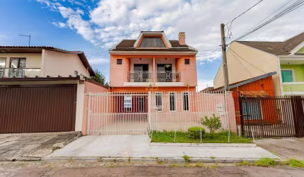 Sobrado com 4 dormitórios à venda, 184m  por R  864.900 - Mobiliado - Jardim das Américas - Curitiba