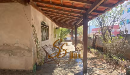 Casa comercial, Centro, Mateus Leme