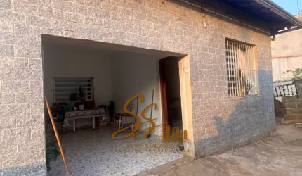 Casa à Venda no Bairro Vale Verde, Mateus Leme/MG