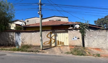 Casa à Venda no Vale Verde em Mateus Leme