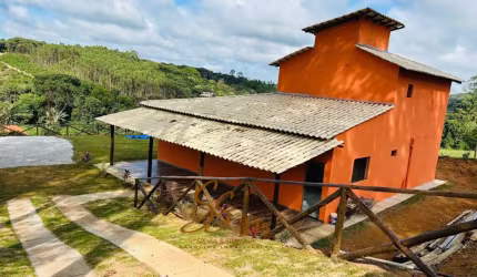 Chácara na região de Pedras em Itatiaiuçu