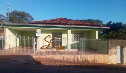 Casa ampla e confortável em Mateus Leme Bairro: Maria Cristina lote de 365m² – R$ 375.000,00