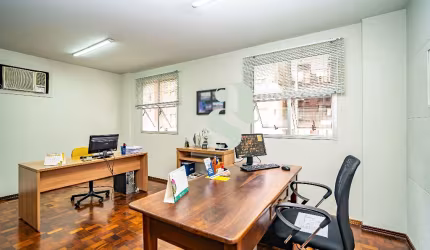 Sala comercial à venda no Batel - 2 salas, 2 banheiros, 2 garagem cobertas