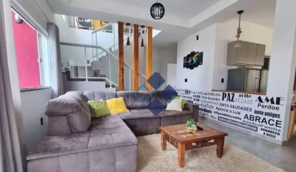 Sobrado com 3 dormitórios à venda, 221 m² por R$ 1.300.000,00 - Paese - Itapoá/SC