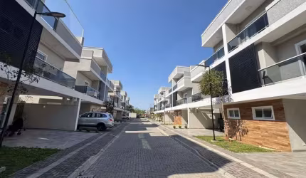 Casa em condomínio fechado com 3 quartos à venda na Mjor Inacio Gomes da Costa, 570, Uberaba, Curitiba por R$ 899.000