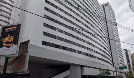 Apartamento com 2 quartos  para alugar, 64.00 m2 por R$3000.00  - Centro - Curitiba/PR