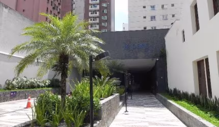 Apartamento com 2 quartos  para alugar, 61.00 m2 por R$2400.00  - Centro - Curitiba/PR