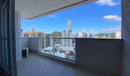 Apartamento 2 dormitórios, 2 vagas na rua Camboriú.
