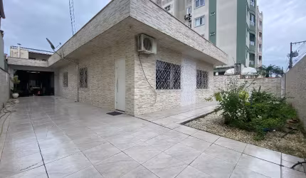 Casa Térrea, 3 Dormit (Suíte) e lazer no São Vicente.