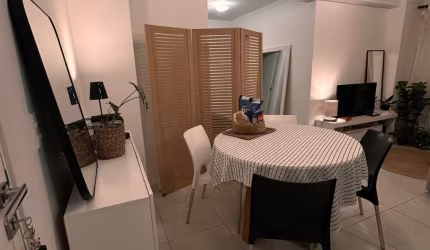 Apartamento 2 Dormitórios (1 suite) e 2 vagas semi mobiliado na Praia Brava