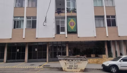 Excelente apartamento de 2 quartos com garagem na Olegário Maciel perto do supermercado Pais e Fihos