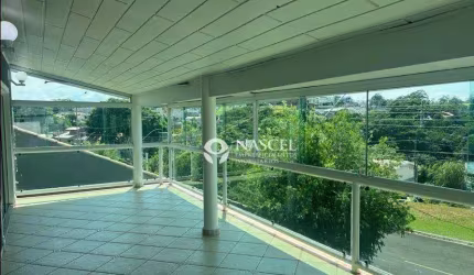 CASA EM CONDOMÍNIO TOTALMENTE MOBILIADA  EM FRENTE AO LAGO DO TABOÃO