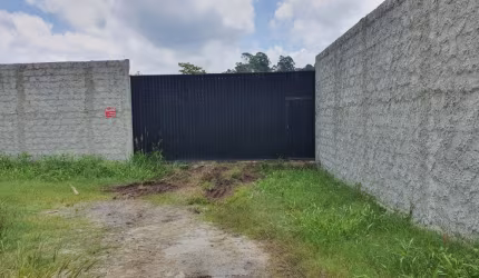 Excelente terreno disponível para locação em rodovia de grande fluxo.