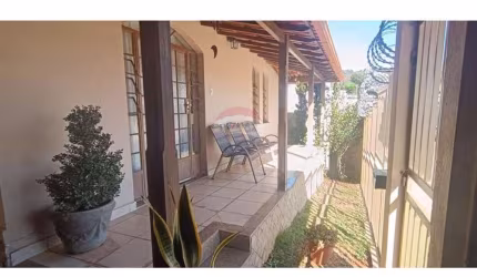 CASA À VENDA BAIRRO ALVORADA