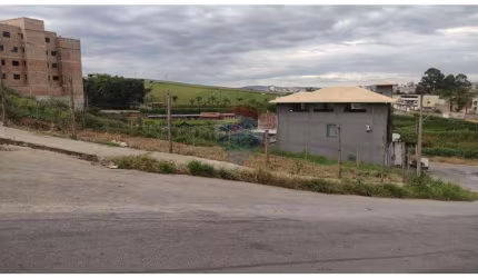 OPORTUNIDADE  LOTE  DE  ESQUINA