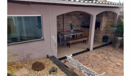 EXCELENTE CASA NO SANTA MATILDE