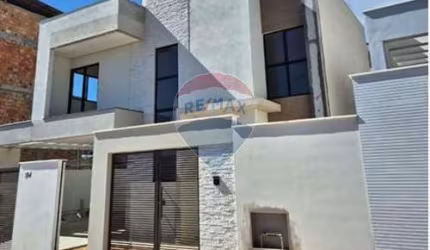 CASA  Á VENDA DE ALTO PADRÃO NO BAIRRO NOVO HORIZONTE!