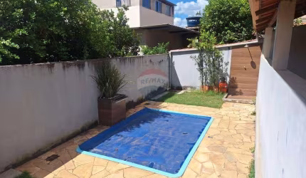 OPORTUNIDADE CASA Á VENDA COM PISCINA NO BAIRRO SANTA MARIA !