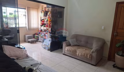 OPORTUNIDADE CASA Á VENDA COM DUAS MORADIAS NO BAIRRO QUELUZ   !