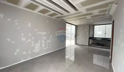 Linda Casa à Venda no Bairro Novo Horizonte