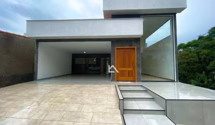 Casa à venda, 240 m² por R$ 800.000,00 - Albuquerque - Teresópolis/RJ