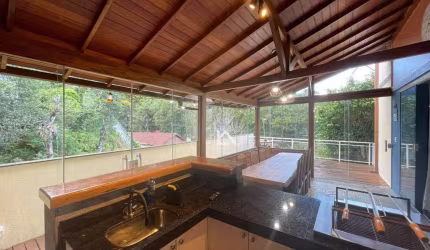 Casa à venda, 140 m² por R$ 880.000,00 - Cascata dos Amores - Teresópolis/RJ