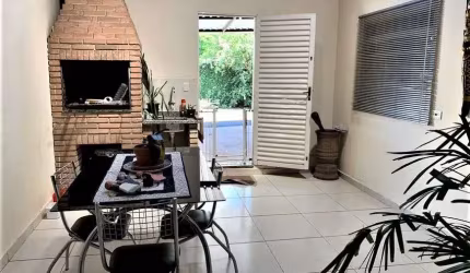 Casa em condomínio excelente localização para venda com 109 metros com 3 quartos sendo 01 suíte