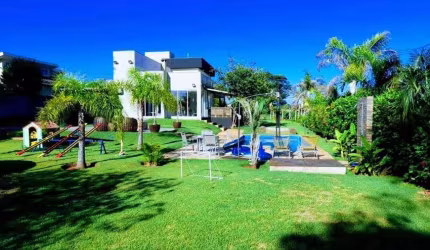 Casa em condomínio Gleba Fazenda Palhano para venda com 3 quartos sendo 1 suíte piscina Londrina-PR
