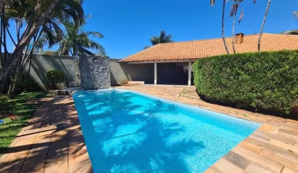 Casa para venda Bela Suíça com 5 quartos 3 suites 470 metros e 1030 de terreno Londrina - Paraná