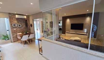 Excelente casa térrea Condomínio Village Premium