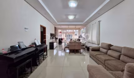 CASA EM CONDOMINIO COM 3 SUÍTES PARA ALUGAR OU VENDER BELLA CITTÀ 270M²