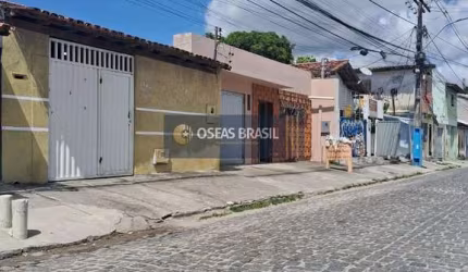 Venda de casa em Porto Seguro: 2 dormitórios, 1 banheiro, localização central. Oportunidade por R$ 900.000,00!