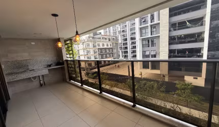 Apartamento  alto padrão de 3 quartos em Intermares