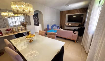 Casa para Venda em Brasília, Taguatinga Sul (Taguatinga), 4 dormitórios, 1 suíte, 2 banheiros, 6 vagas