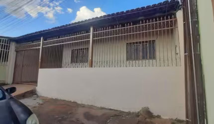 Casa para Venda em Brasília, Ceilândia Norte (Ceilândia), 2 dormitórios, 1 banheiro, 1 vaga