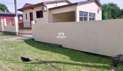 CASA COM TERRENO AMPLO NO CAPÃO DO LEÃO