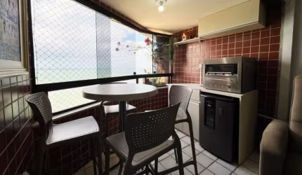 Apartamento pé na areia em andar alto em Candeias a venda com 4 quartos 2 suítes e 3 garagens