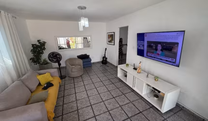 Excelente casa com piscina 760m2 de terreno e 250m2 construída em Piedade