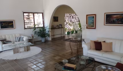 Ótima casa para venda em Candeias