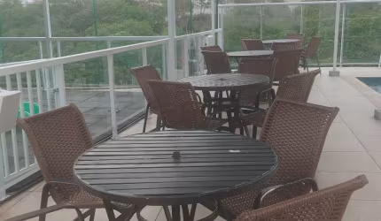 Alugo apartamento com 2 qts e área privativa no portal do sol à 9 minutos da orla de cabo branco