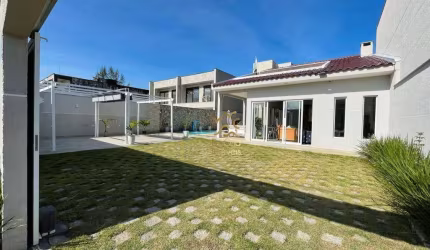 Casa Ato Padrão com 3 suítes à venda 2 Quadras da Praia260 m² por R$ 2.600.000 - Brejatuba - Guaratuba/PR