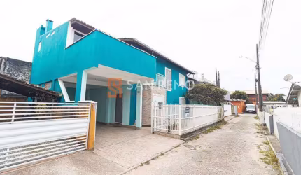 Casa com 3 quartos para alugar na Beco do Jacaré, 93, Campeche, Florianópolis, 130 m2 por R$ 6.900