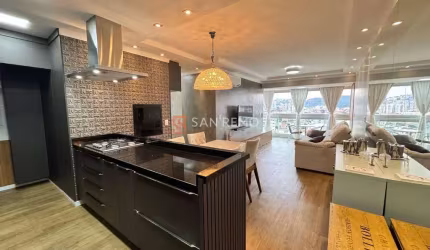 Apartamento com 2 quartos para alugar na Rua Virgilino Ferreira de Souza, 206, Barreiros, São José, 75 m2 por R$ 5.000