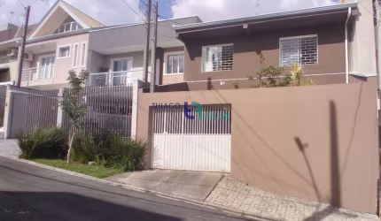 Amplo Sobrado com 3 quartos à venda
