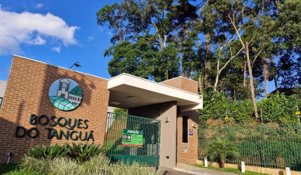Terreno à venda em condomínio