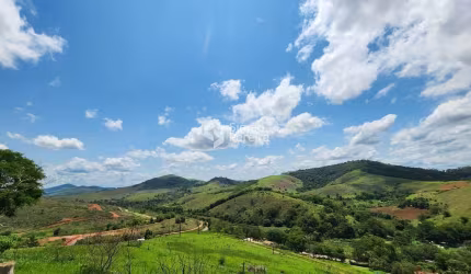 Lote para venda com 1.500 metros quadrados em condomínio fechado em Simão Pereira - MG