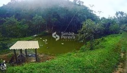 Sítio à venda em Lima Duarte, MG, ao lado do novo parque da Serra da Mantiqueira.