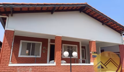 Chalé em Caldas Novas com 4 quartos sendo 2 suítes, todo na laje, sala ampla