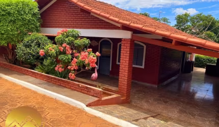 Chalé mobiliado em Caldas Novas com 3 quartos sendo 1 suíte, sala, varanda com churrasqueira